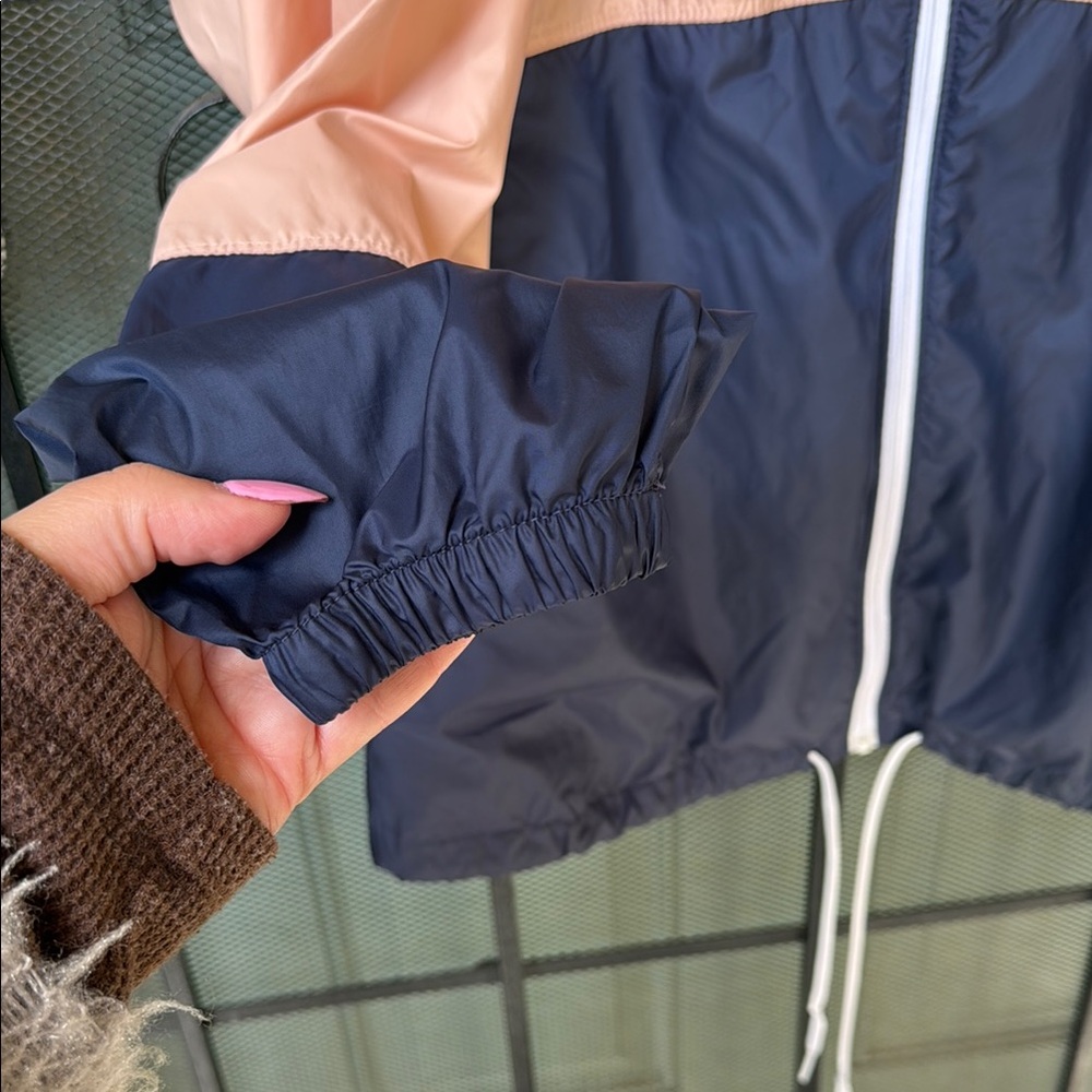 Columbia Peach and Navy Windbreaker - Picture 3 of 6